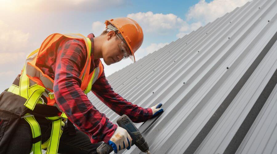 Professional gutter cleaning in Versailles, KY